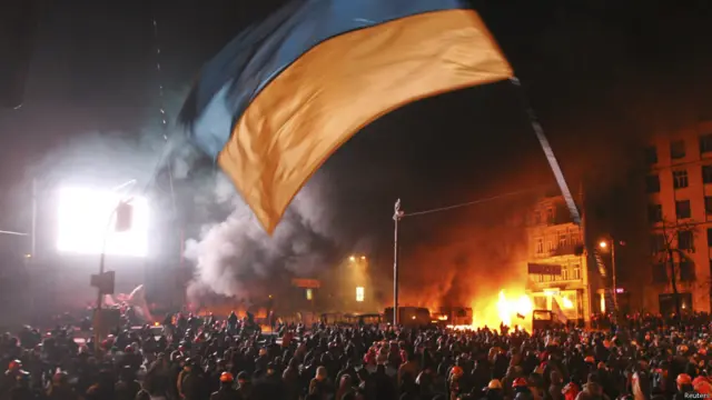 El centro de la capital ucraniana se vio tomada por miles de personas a favor del acuerdo de asociación con la Unión Europea que el gobierno rehusa firmar.