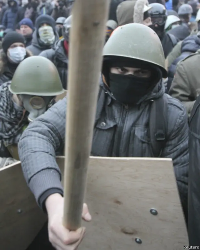 Los manifestantes cubrían sus caras para evitar ser identificados después de que el gobierno advirtiera que estaba grabando cada minuto de lo que sucedía.