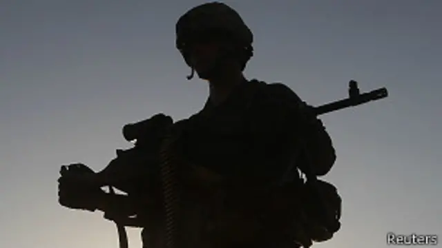 تعتمد الإمارات بصفة تقليدية على تجنيد أجانب