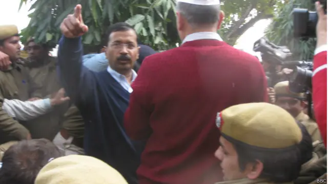 केजरीवाल का धरना