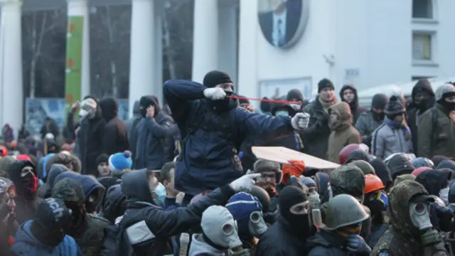 شهد ميدان الاستقلال في العاصمة كييف مسيرة حاشدة الأحد.