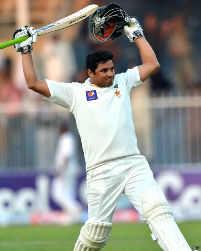 اظہر علی نے پاکستان کی جیت میں اہم کردار ادا کیا اور 103 رنز بنا کر آؤٹ ہوئے۔