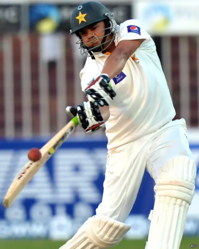 اظہر علی کو مین آف دی میچ کے ایوارڈ سے نوازا گیا۔