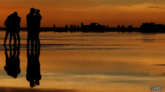 Turistas en el salar de Uyuni, en Bolivia