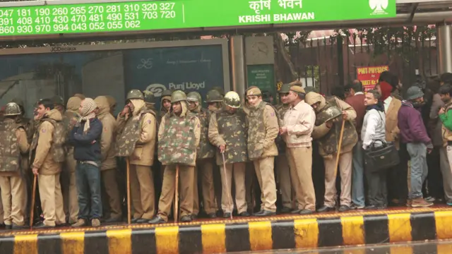 अरविंद केजरीवाल के धरना स्थल की तस्वीरें