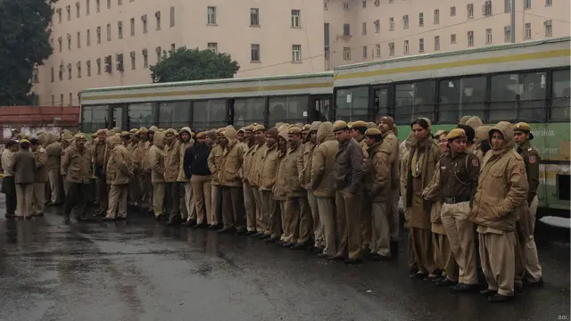 अरविंद केजरीवाल के धरना स्थल की तस्वीरें