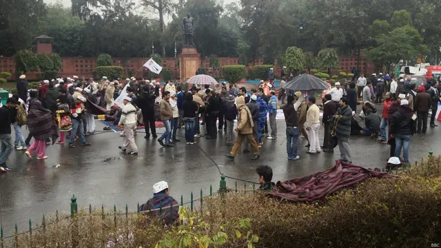 अरविंद केजरीवाल के धरना स्थल की तस्वीरें