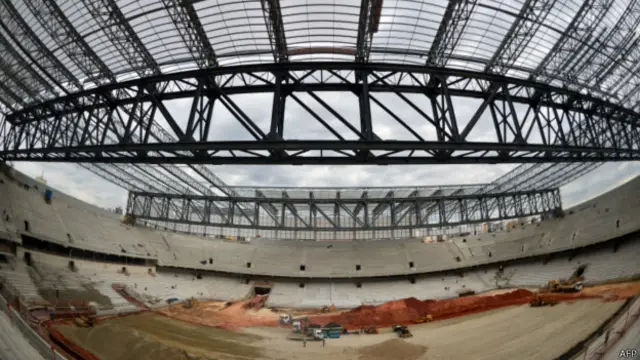  فیفا کے جنرل سیکریٹری نے ارینا سٹیڈیم کا دورہ کرنے کے بعد اس صورتِ حال کو ’بہت پیچیدہ‘ قرار دیا