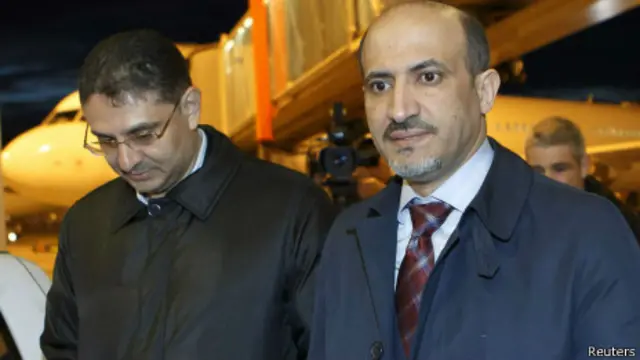 من بين الوفود التي وصلت الى سويسرا وفد المعارضة السورية برئاسة احمد الجربا