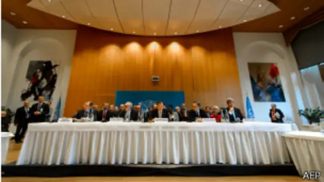 Mesa de apertura de Ginebra II