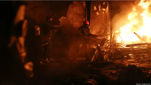 Грушевского, противостояние