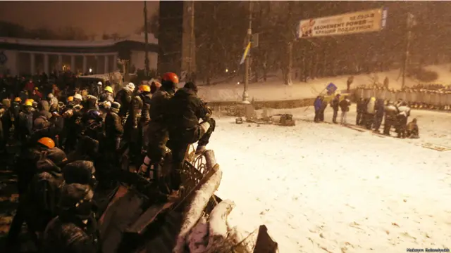 Грушевского, противостояние