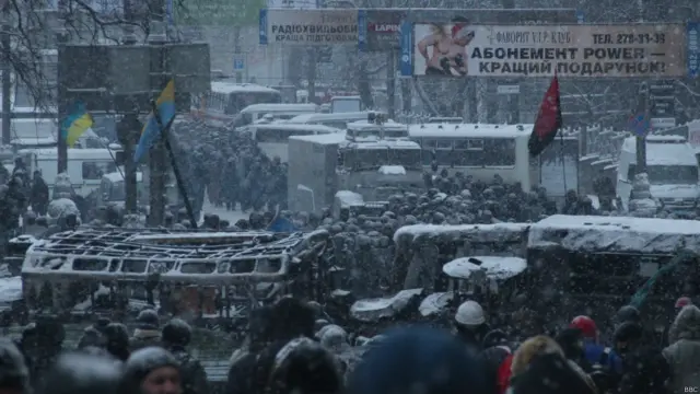 Грушевского, противостояние