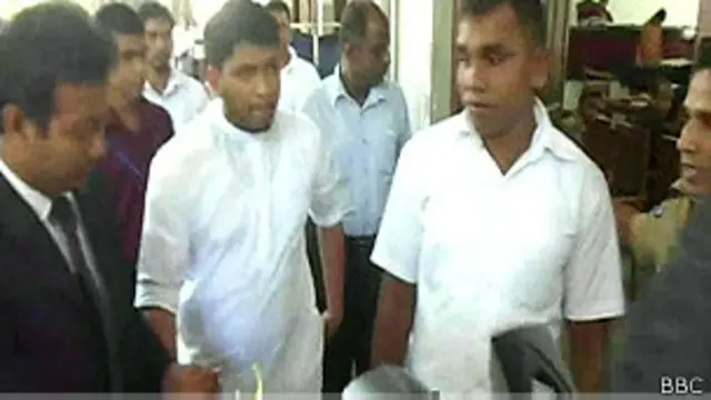 චුදිතයන් අධිකරණයට ගෙන එමින්