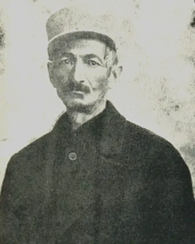 عارف در اواخر عمر بسیار تکیده شده بود