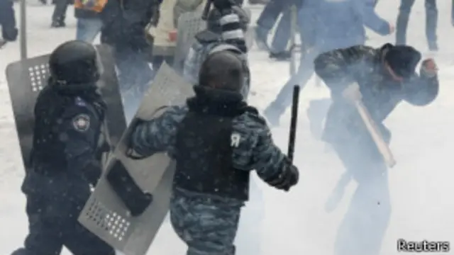 Взрывы в центре Киева раздаются с воскресенья