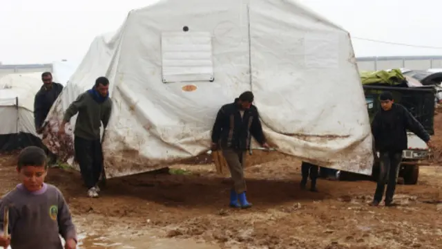 Pengungsi Suriah di perbatasan Suriah-Turki