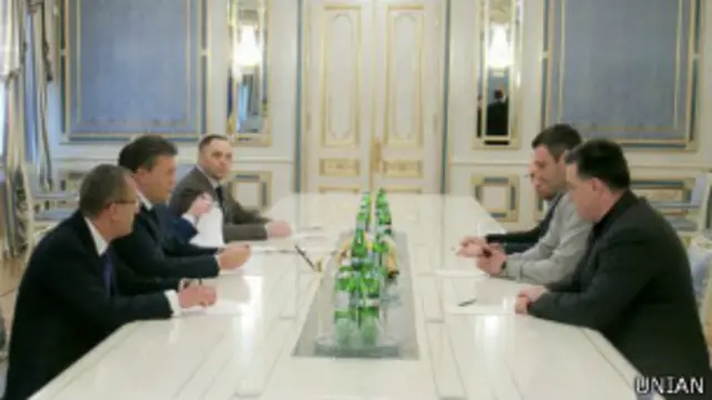 Украинской оппозиции советуют не заводить президента в тупик