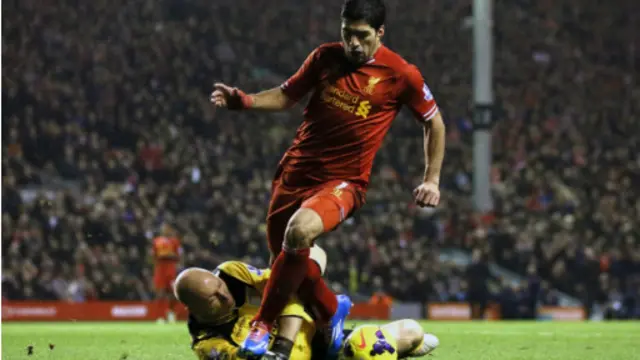 烏拉圭國腳蘇亞雷斯在英超利物浦是絕對的一線主力。