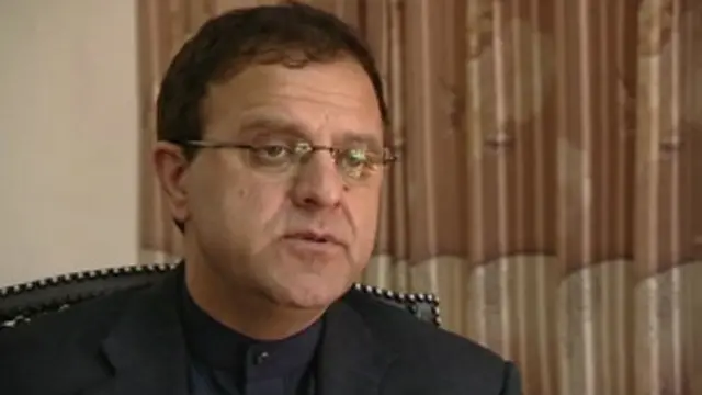 که سیاسي کړکېچ ژر حل نه شي نو مجبور یم د مامورینو تنخواوې را کمې کړم