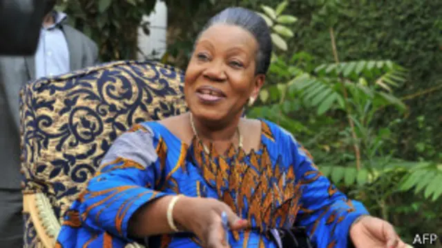 جدد تعيين سامبا-بانزا الآمال بوضع حد للقتال إذ ليس ثمة صلة تربط الرئيسة الجديدة بأي من الجانبين المتصارعين.