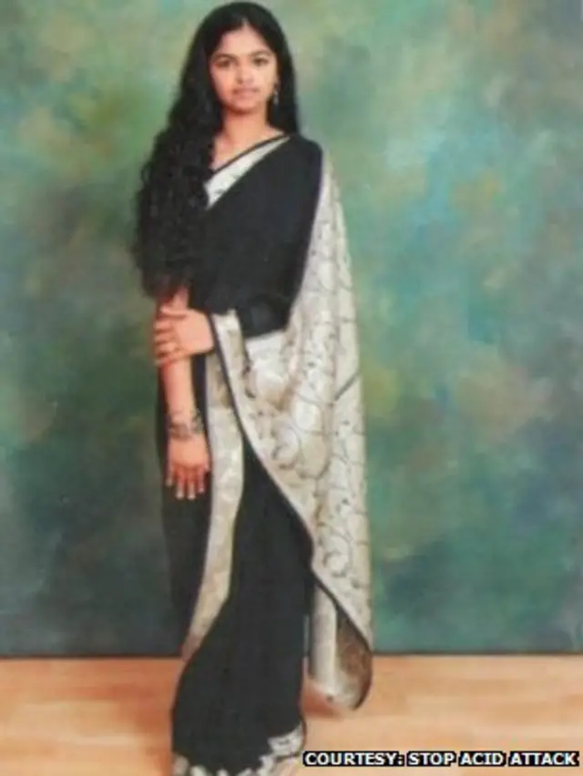 लक्ष्मी की हमले से पहले की तस्वीर जब वो 15 साल की थीं