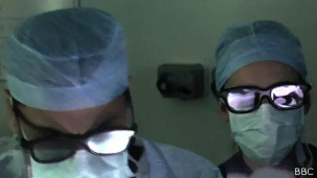 Operación del cerebro en 3D