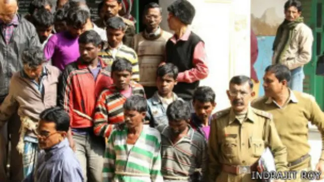 الشرطة تلقي القبض على 13 رجلًا متهمين في قضية الاغتصاب الجماعي