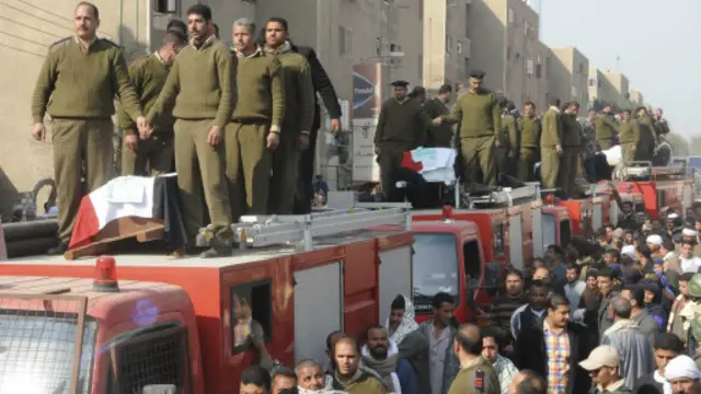 تشييع جثامين رجال الشرطة الخمسة الذين قتلوا في الهجوم في بني سويف.