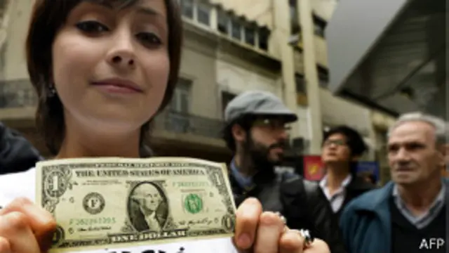 Protesta en Buenos Aires por el control cambiario del gobierno