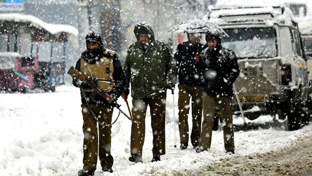 दक्षिणी कश्मीर के पथरीबल में हुए मुठभेड़ में पांच लोग मारे गए थे.