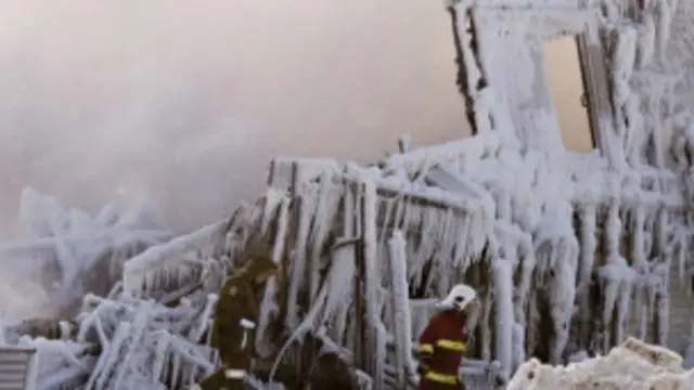 البرودة الشديدة عطلت عملية الإنقاذ.