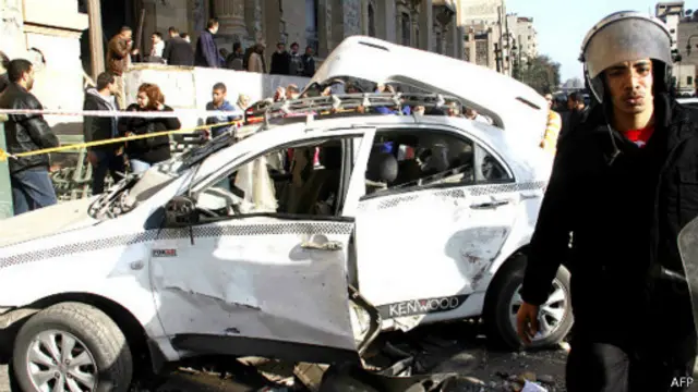 Sau vụ nổ xe bom cũng xảy ra một vụ nổ khác ở Dokki