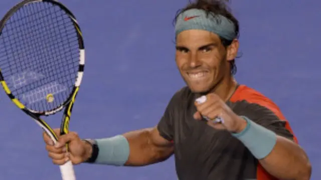 ریکٹ پکڑنے والے ہاتھ پر چھالے کے باوجود ندال نے اپنے پرانے حریف فیڈرر کے خلاف عمدہ کھیل کا مظاہرہ کیا