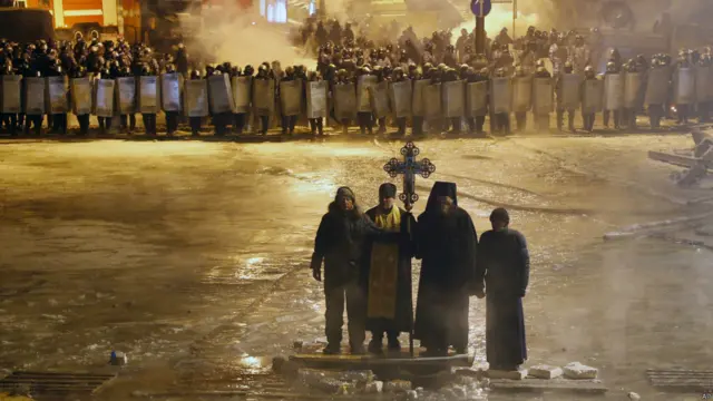 Священники на Майдане