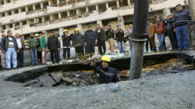 ပြင်းထန်တဲ့ ပေါက်ကွဲမှုကြောင့် မြေတွင်းကြီး ဖြစ်ကျန်ရစ်