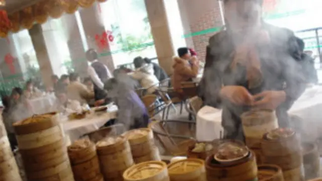 我們還一起去摘桔子、品嚐中式早餐。