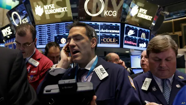 سٹاک مارکیٹ میں اتار چڑھاؤ دیکھنے میں آیا 