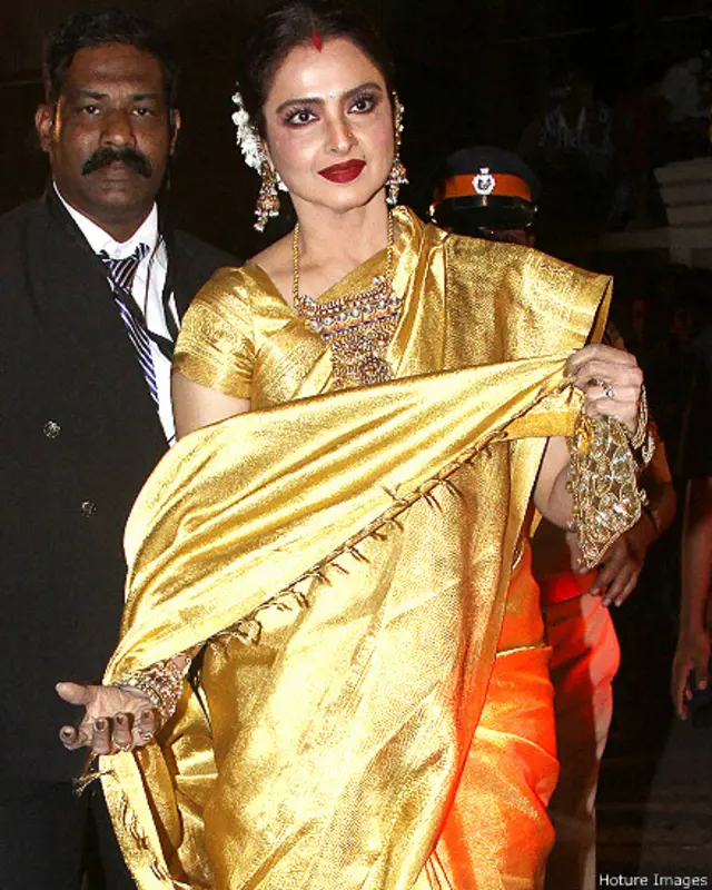 अभिनेत्री रेखा 