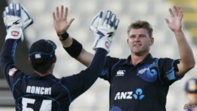 کوری اینڈرسن نے پانچ بھارتی بلے بازوں کو آؤٹ کیا