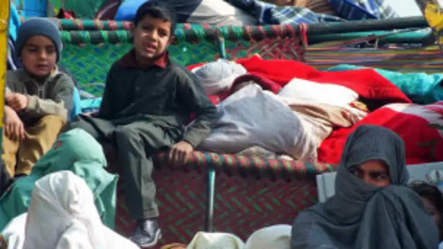 سکیورٹی فورسز کی کارروائیوں کے باعث شمالی وزیرستان سے نقل مکانی کا سلسلہ بدستور جاری ہے۔