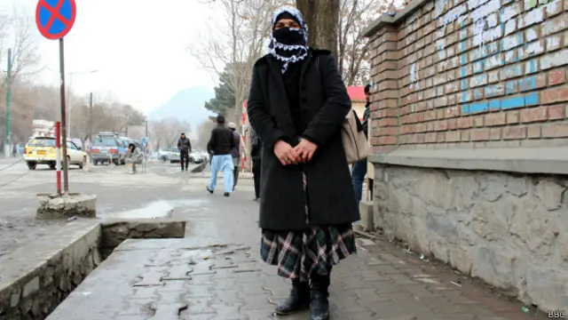 بعض افغانوں کے مطابق ساری پریشانی کی جڑ غیر ملکی افواج ہیں