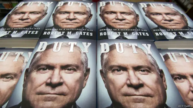 رابرت گیتس در کتاب خاطرات خود از زوایای تازه‌ای از جنگ در افغانستان و عراق پرده برداشته