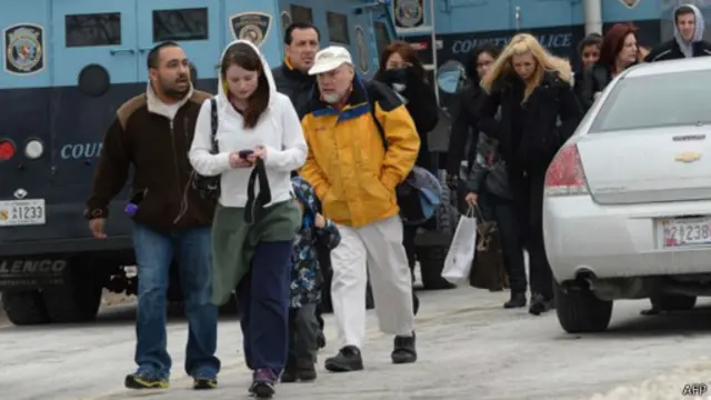 Посетители торгового центра