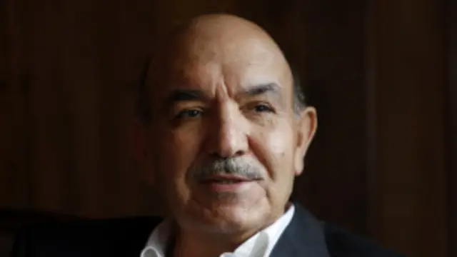 قیوم کرزئی تاجر ہیں اور انہوں نے ماضی میں سیاست میں زیادہ دلچسپی ظاہر نہیں کی تھی