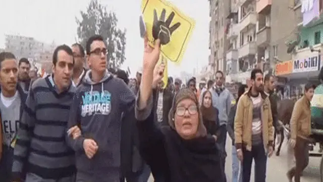 انعكست الأزمة السياسية بشدة على الاقتصاد المصري