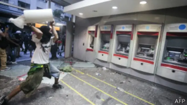 Black Blocs atuando777 casa de apostasprotesto777 casa de apostasSão Paulo / Crédito da foto: AFP
