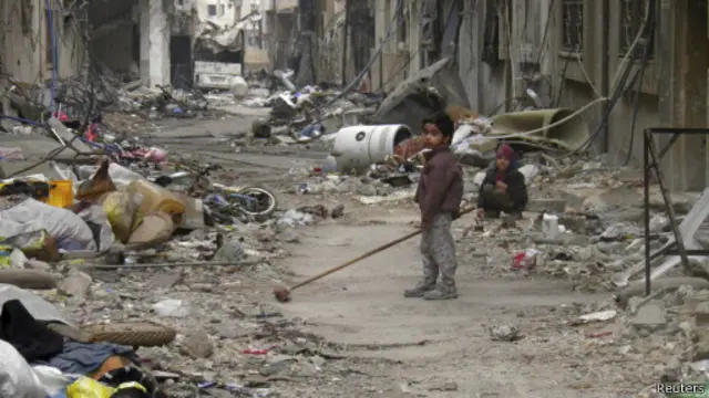 Konflik sipil di Suriah telah memakan lebih dari 100.000 korban sejak 2011. 