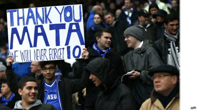 مشجعو تشيلسي يعبرون عن حبهم لخوان ماتا