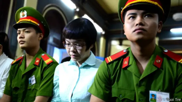 Huỳnh Thị Huyền Như tại tòa (ảnh Tuổi Trẻ)